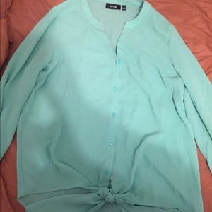 Aqua colored top size 4